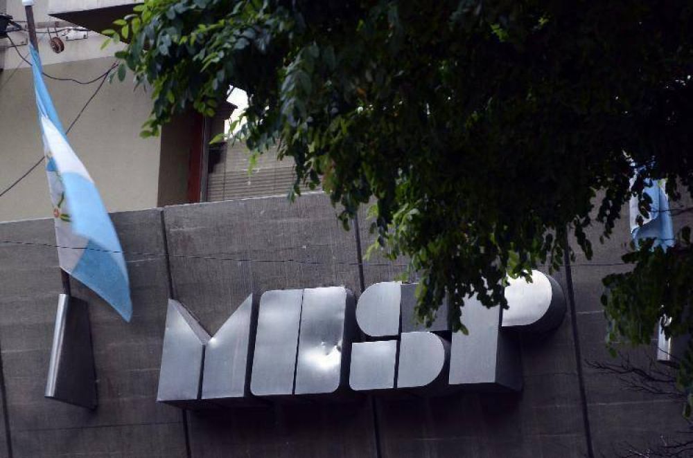 Aire para el gobierno neuquino: consigui� $ 600 millones