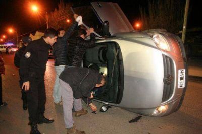 Perdi� el control y volc�