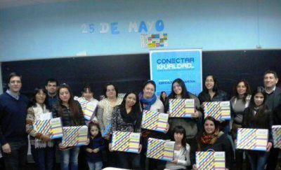 El I.P.E.S. recibi� 92 netbooks de Conectar Igualdad