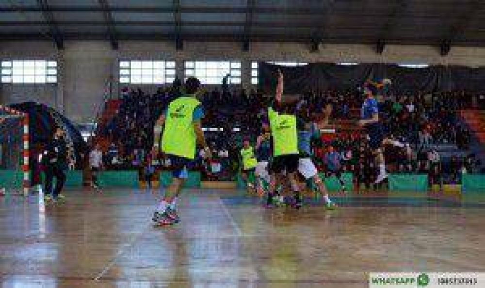 Con la presencia de gran cantidad de personas se desarroll entrenamiento de la Seleccin Argentina de Handball