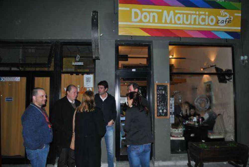 Se inaugur� en Punta Indio un bar tem�tico que homenajea a Macri