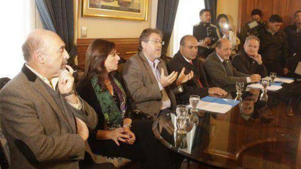 Forster lanz el Foro Nacional Latinoamericano Nueva Independencia