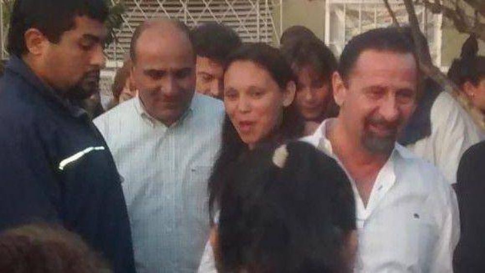 Fernando Juri junto a Juan Manzur realizaron una caminata junto la militancia barrial