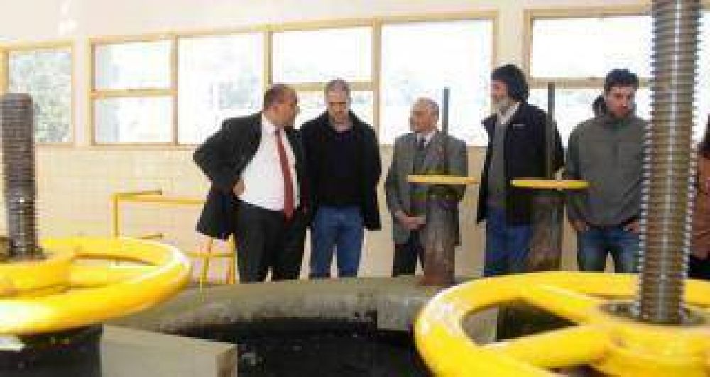 En El Cadillal, producen ocho millones de litros de agua por hora