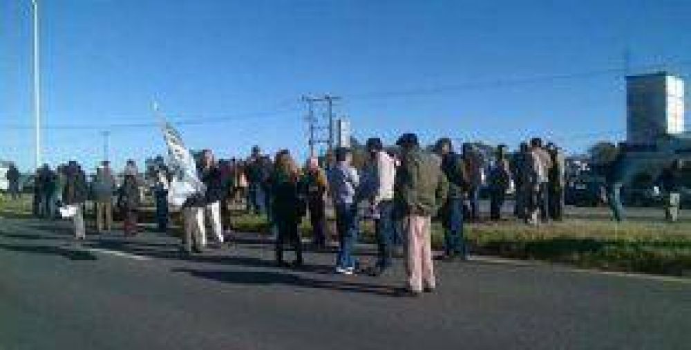 Productores rurales se manifestaron en la Ruta 5