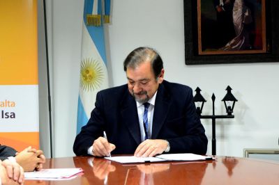 Concejal justicialista denuncia falta de transparencia en el pase a planta de los municipales