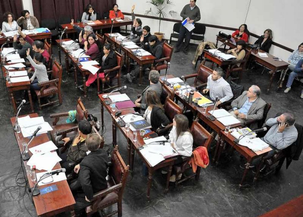 Capital: aprobaron el listado de 710 beneficiarios de medias becas estudiantiles de entidades privadas