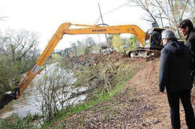 Julio Zamora recorri� obras y habl� con los vecinos en Dique Luj�n