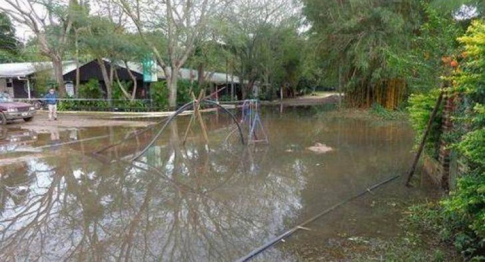 El agua retrocede y deja mil viviendas afectadas