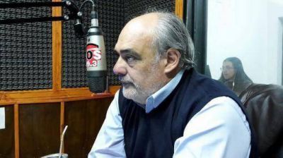 Colombi, en los estudios de Radio Dos: 