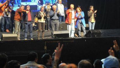 Schiaretti cerr� con un acto y 10 mil militantes