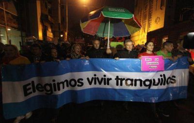 Bajo la lluvia, Aguad culmin� sus actividades proselitistas