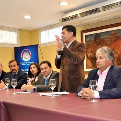 Garantizan la estabilidad laboral a otros mil docentes provinciales