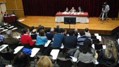 La Asamblea de la UNT garantiz� la estabilidad docente