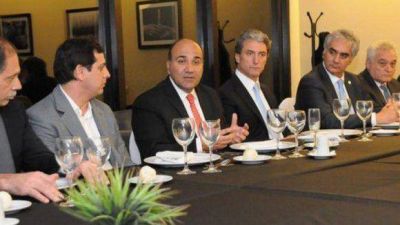 Manzur se reuni� con el sector productivo de Tucum�n