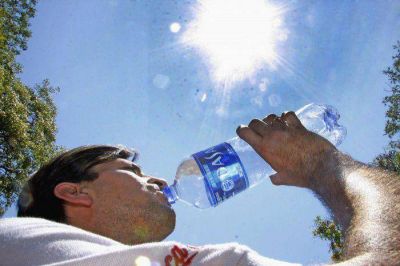 �Por qu� beber agua envasada durante el evento papal?