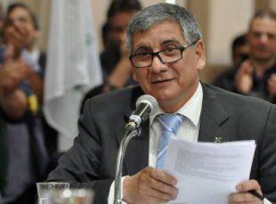Pera ante los concejales: �no voy a dejarme orinar�
