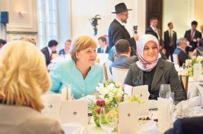 Angela Merkel comparti� un iftar de Ramad�n con los musulmanes