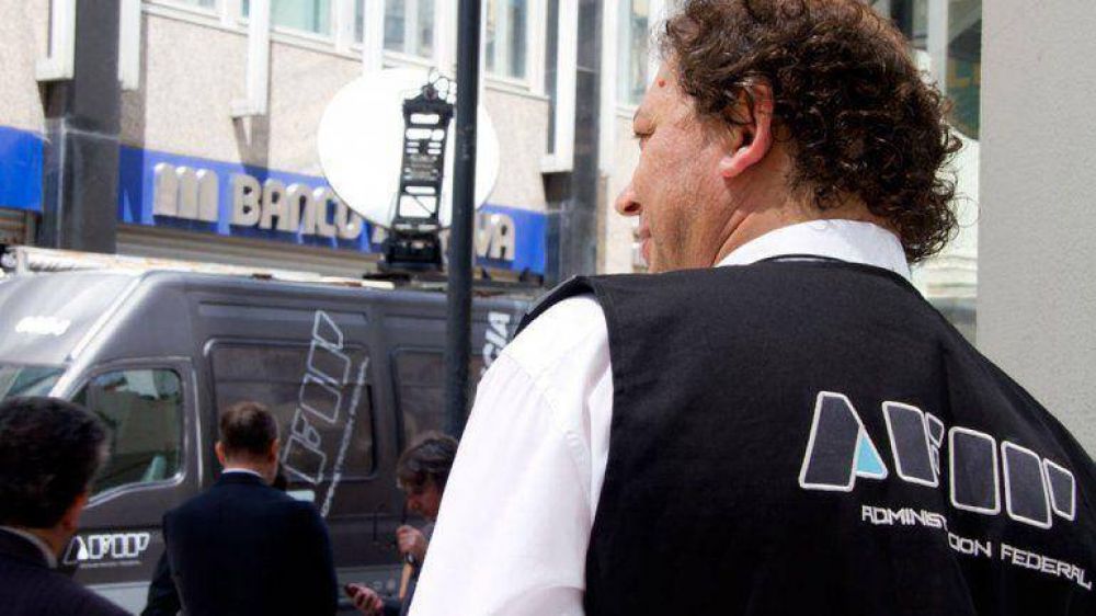 El d�lar libre abre con baja de 16 centavos, a $13,45, con muy pocos negocios