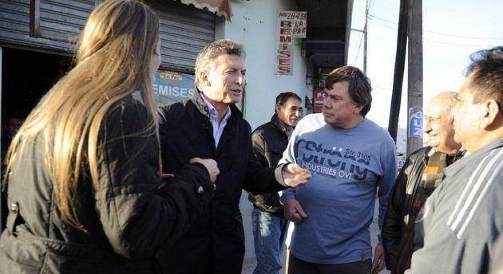 Mauricio Macri visit una fbrica en Escobar junto a Leandro Costa