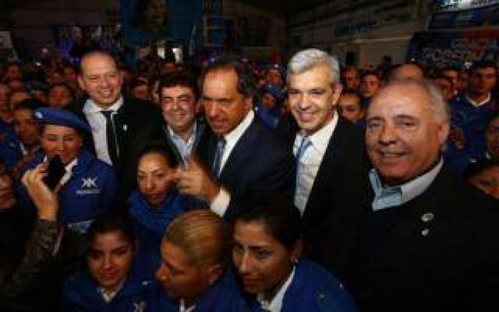 Scioli encabez� egreso de polic�a local en Presidente Per�n