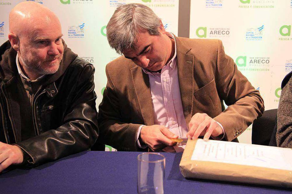 Apertura de sobres para repavimentar Avenida Smith y asfaltar Acceso al Parque Industrial