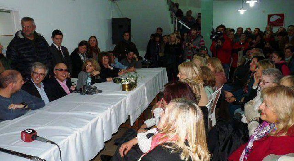 �El intendente Carlos Antonio Gorosito no se baja, en �ltima instancia lo bajar� el pueblo�