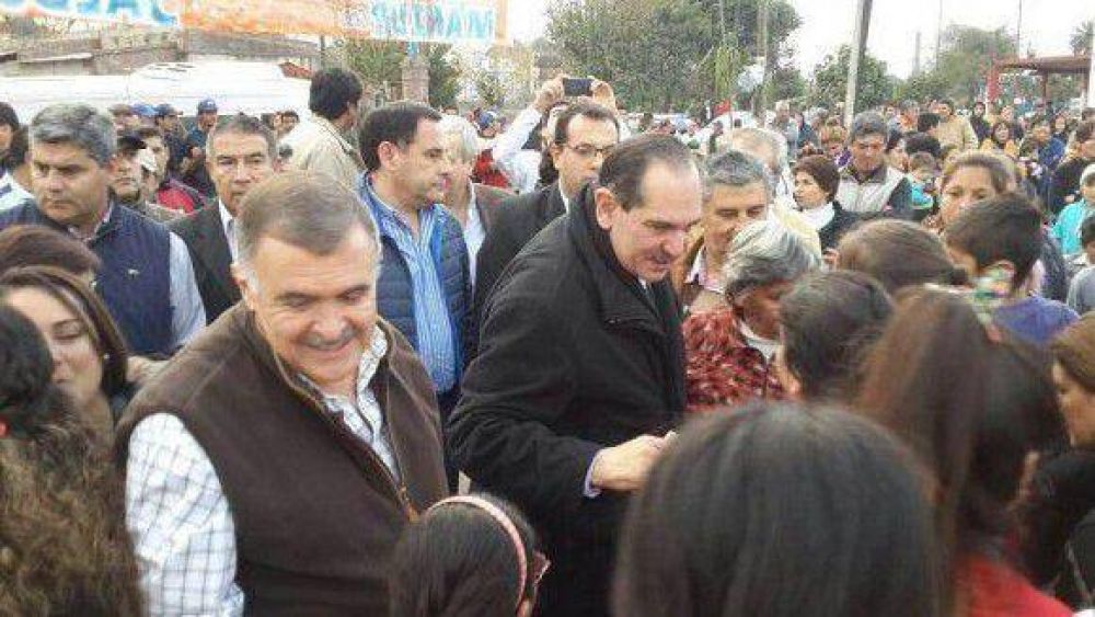 Alperovich y Jaldo inauguraron obras en Delf�n Gallo