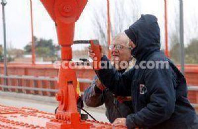 Trabajos de mantenimiento en el Puente Colgante