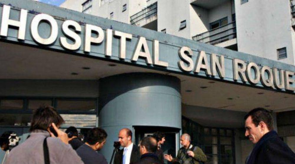 Abandonaron a una beba en el ba�o de un Hospital en La Plata
