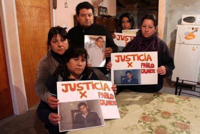 Crimen en 3 y 51: secuestraron balas y documentos de un auto