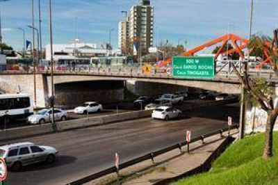 Los viejos puentes de la General Paz le dan paso a un nuevo carril de circulaci�n