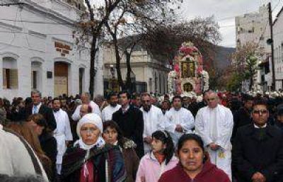 Urtubey participa de la festividad en honor a la Virgen del Perpetuo Socorro