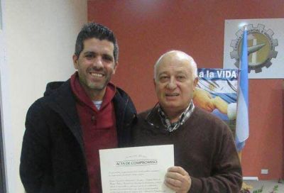 Compromiso de Dom�nguez Yelpo por la Autov�a 88