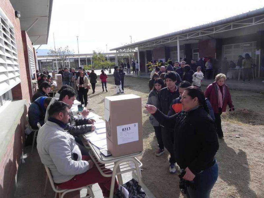 M�s del 80% del padr�n acudi� a votar
