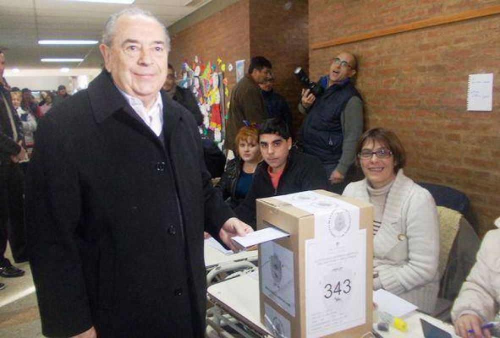 Jorge gana la interna en Santa Rosa