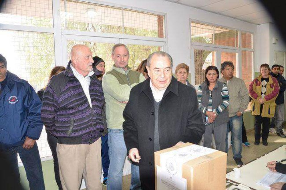Jorge le gan� la interna a Tierno y Larra�aga