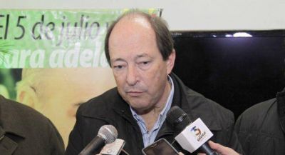 Sanz, con los correntinos