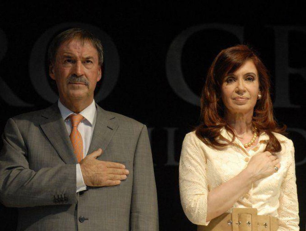 La Presidenta llam� a Juan Schiaretti para felicitarlo por su triunfo en C�rdoba