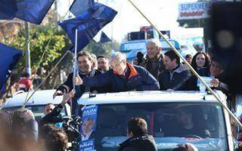 Dom�nguez y Espinoza aseguran tener apoyo del 