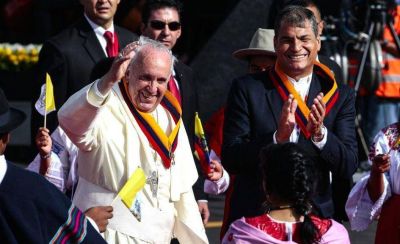 Francisco volvi� a pisar Am�rica latina y le pidi� a Correa 