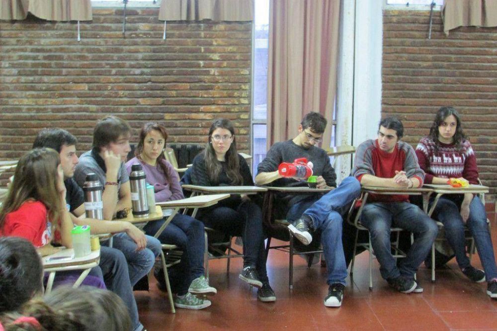 �Adem�s de cumplir con su palabra, el intendente ahora tiene que aprobar el boleto gratuito�