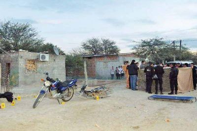 Bale� a su ex pareja y el actual novio lo habr�a asesinado a tiros en la vereda