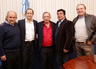 Pilar: Z�ccaro present� su lista y apoy� a Dom�nguez-Espinosa