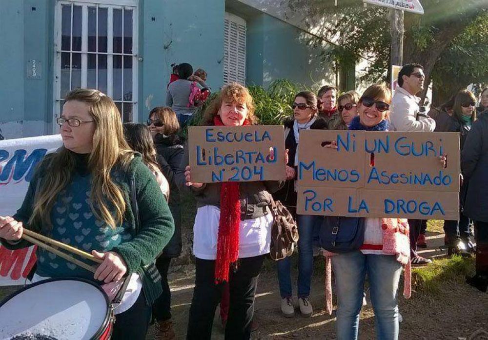 Escuelas de la zona este de Paran� se manifestaron contra la violencia
