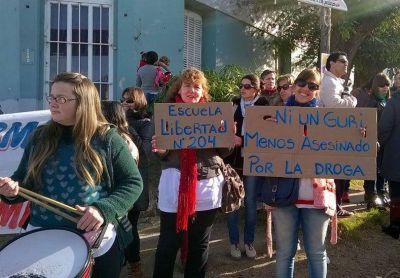 Escuelas de la zona este de Paran� se manifestaron contra la violencia