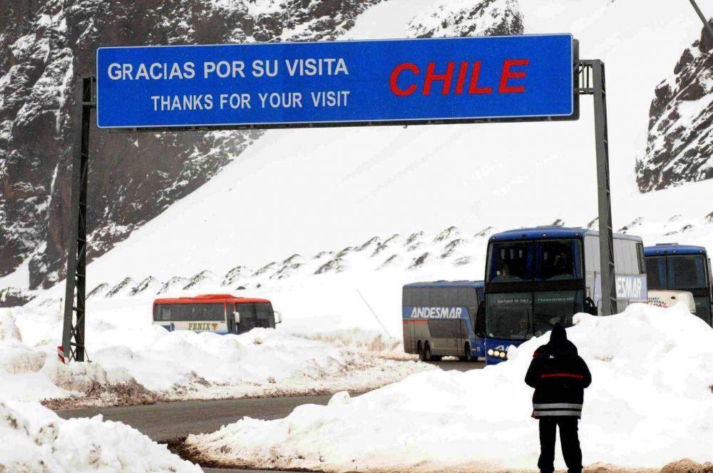 Tres mil argentinos varados en Chile