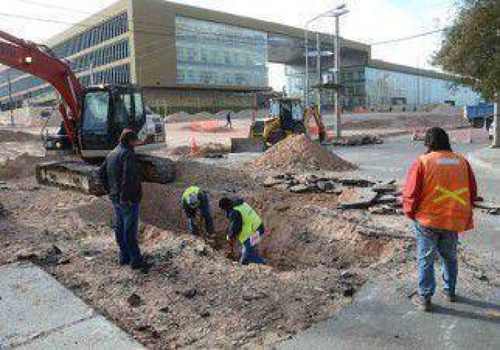 Aprovechan el receso para cortar 15 d�as la calle Leloir 