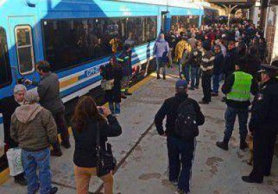 Emotiva llegada del nuevo Tren del Valle a la ciudad 