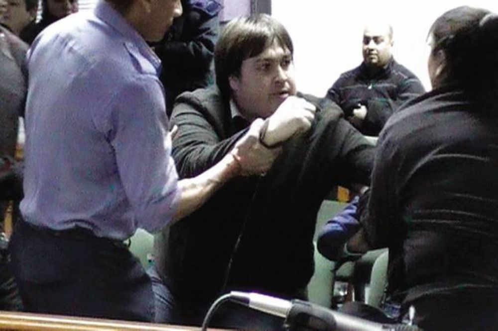 Polic�as culpables por la muerte de Juli�n Antillanca
